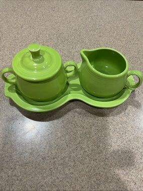 FIESTA Covered Sugar & Creamer Set Figure 8 Tray Lime Green 4pc Great Color